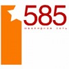 585